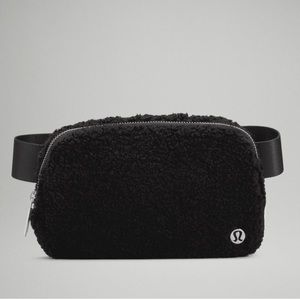 Lululemon Everywhere Fleece Belt Bag